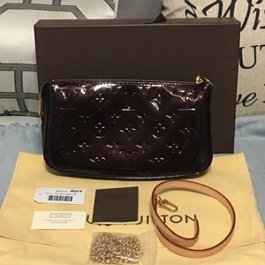 Authentic Louis Vuitton Pochette